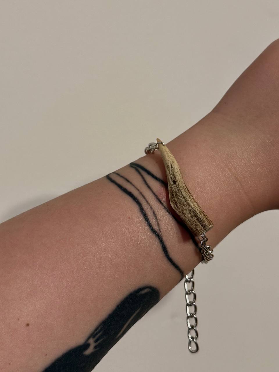 Tívarr | Antler Tip Silver Bracelet